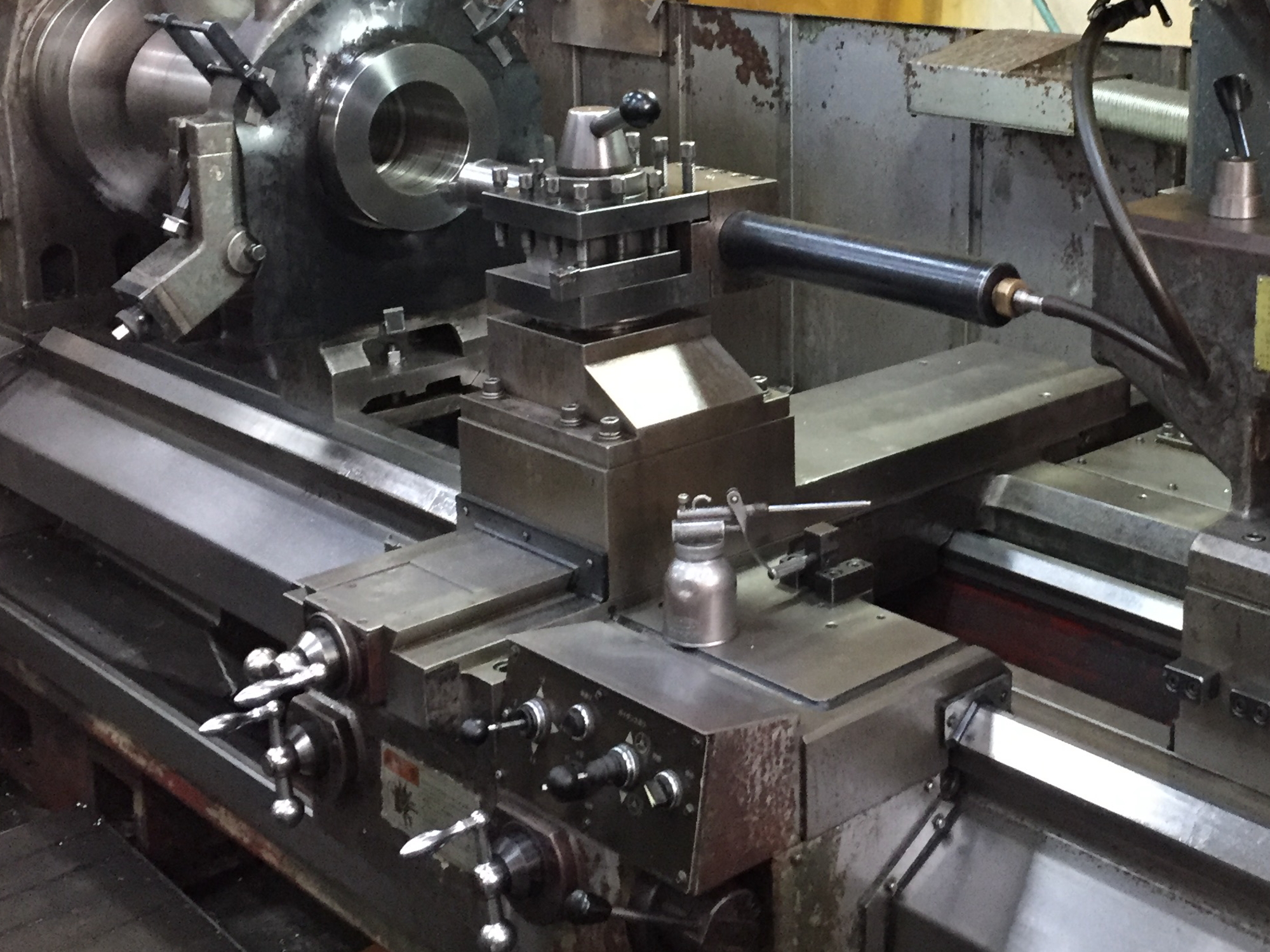 Inner diameter machining of cylinder using anti-vibration bar on CNC lathe03
