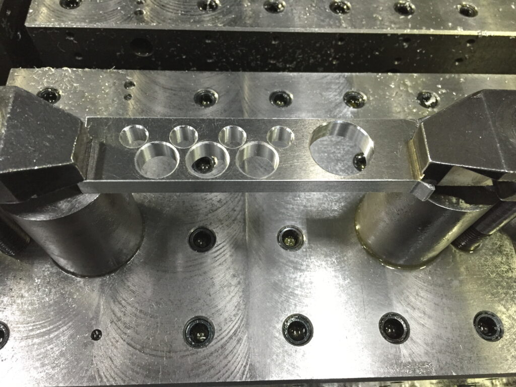 アルミニウムをエンドミルで切削加工04