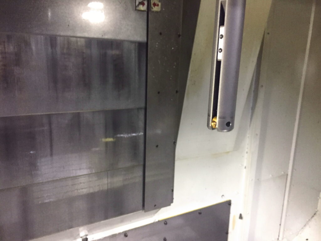 パイプの横穴の面取りをする工具の取り付け