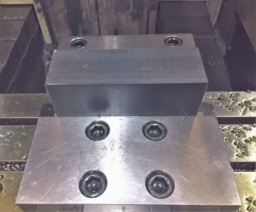 マシニングセンタで段取り作業05