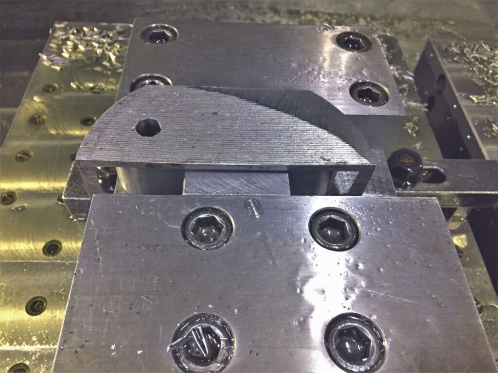 マシニングセンタで段取り作業19