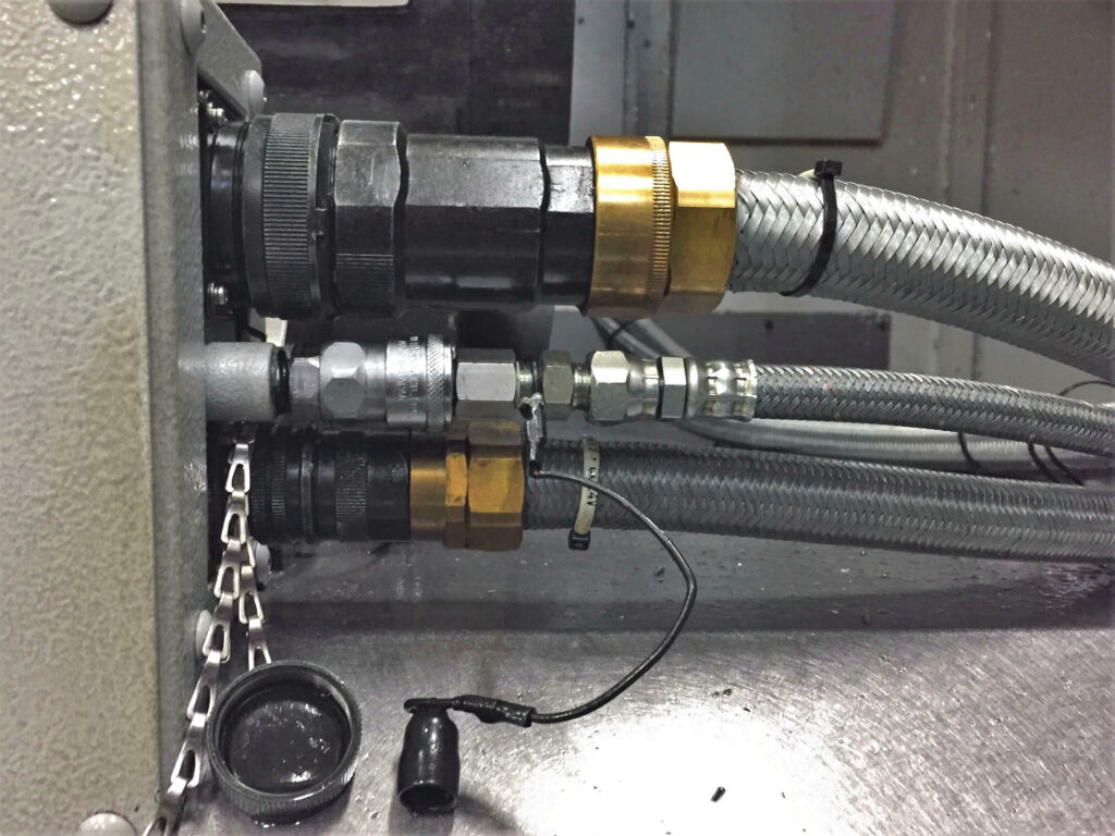 工作機械の付加軸の配線取り付け