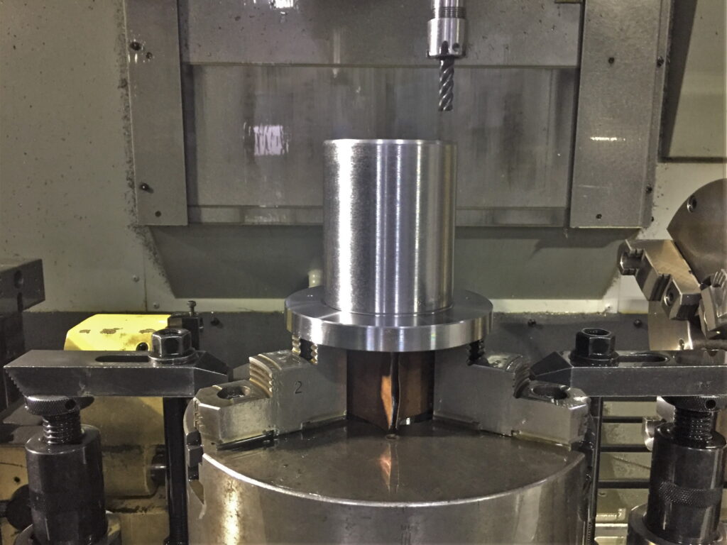 スリムチャックにエンドミルをつけて治具のカット面加工