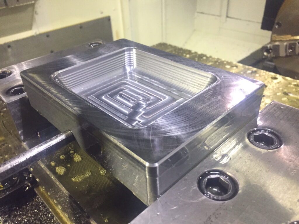 マシニングセンタでポケット加工