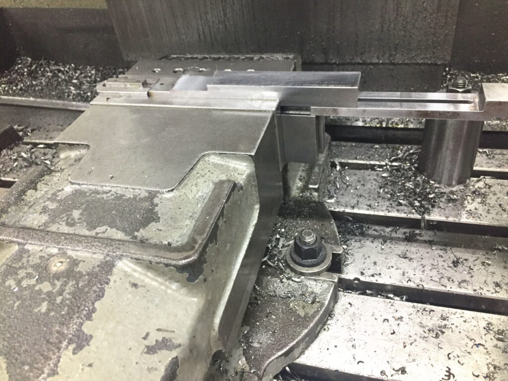マシニングセンタで段取り作業26