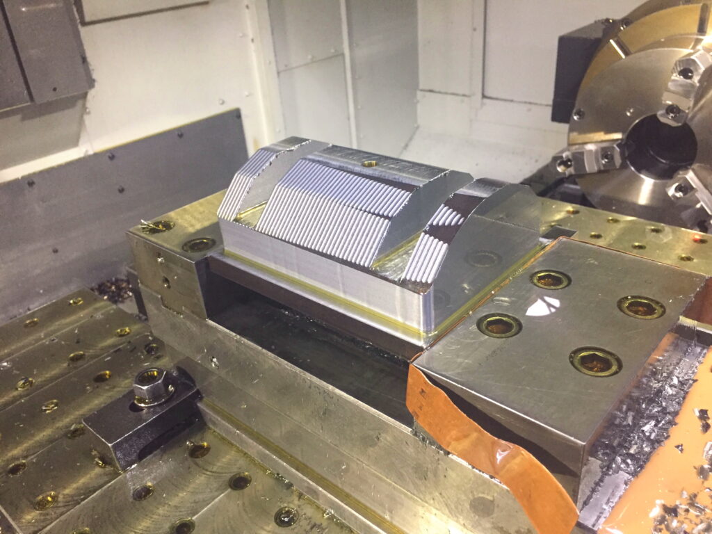 マシニングセンタで金属加工03