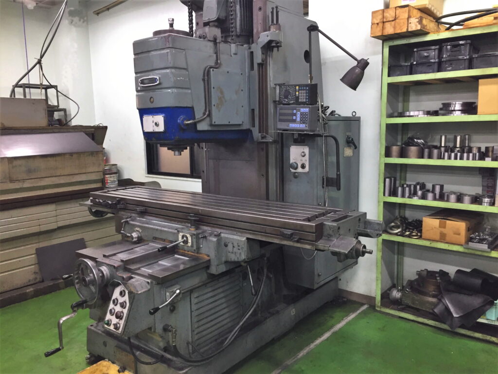 レトロな汎用フライス盤