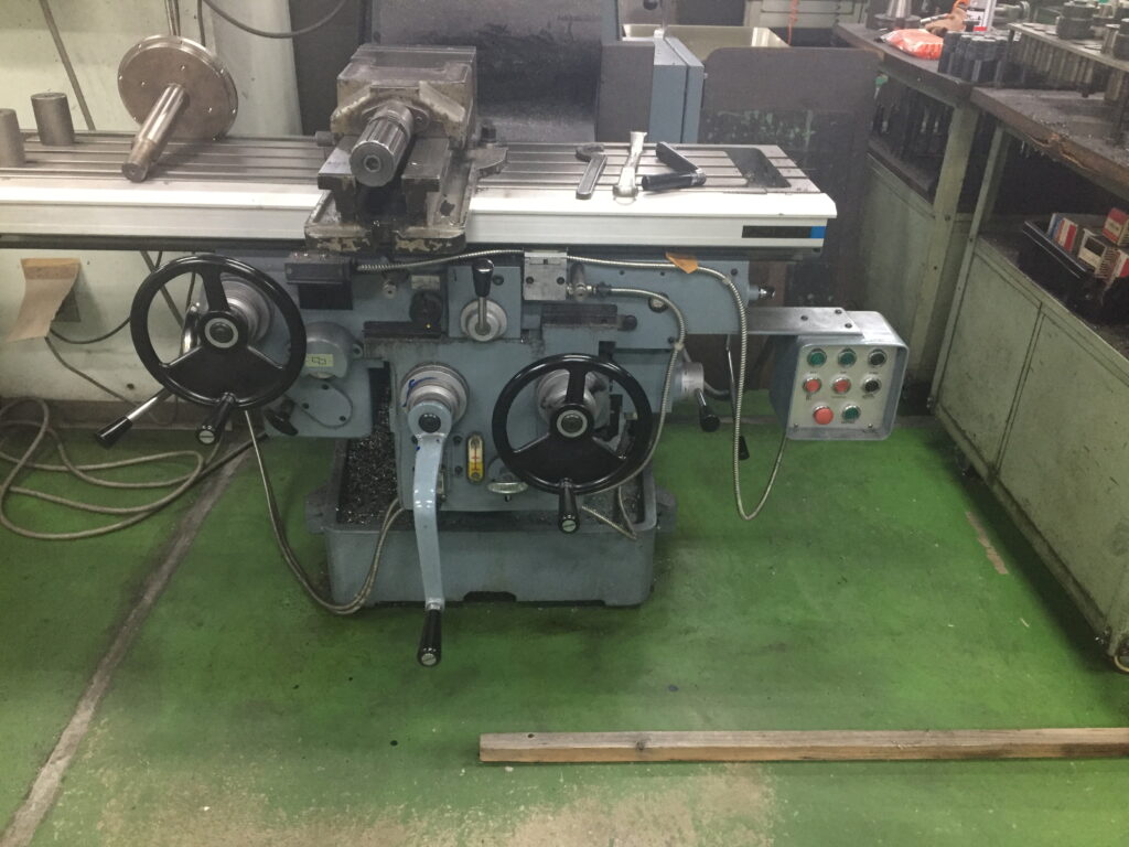 レトロな汎用フライス盤06