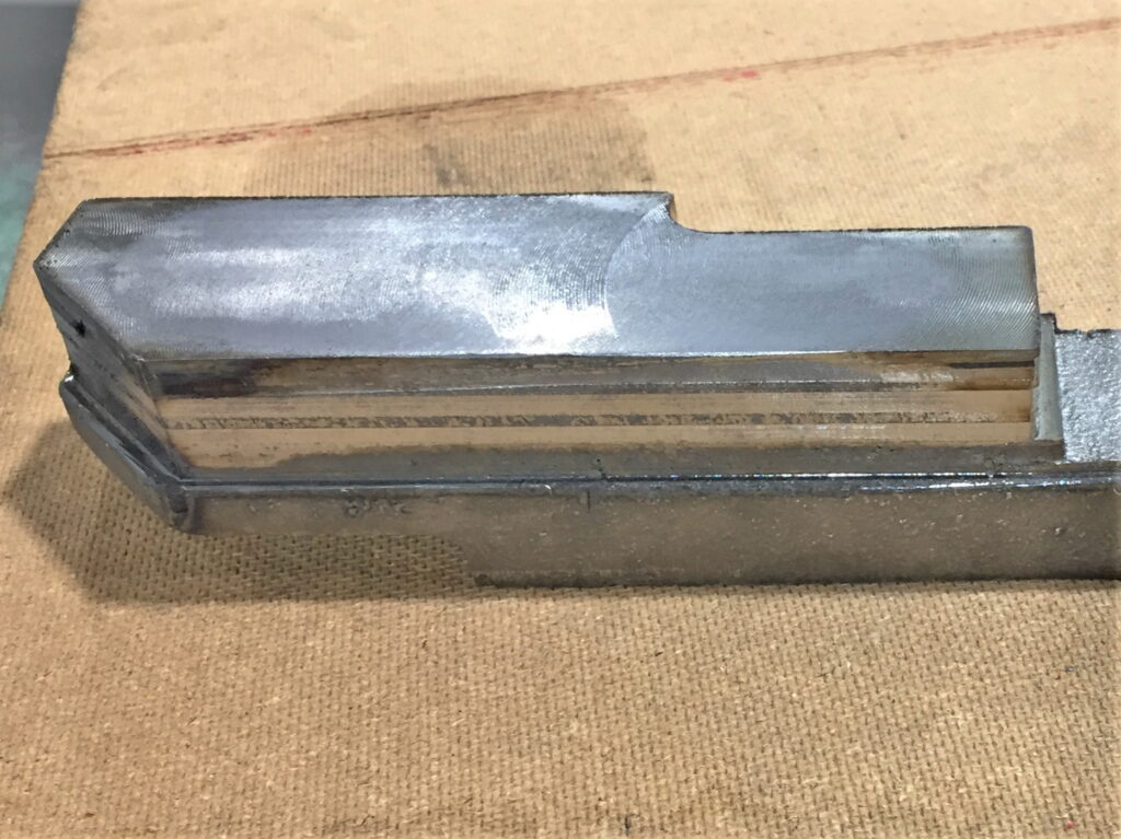 切削工具の破損により焼けてしまった鋳鉄02
