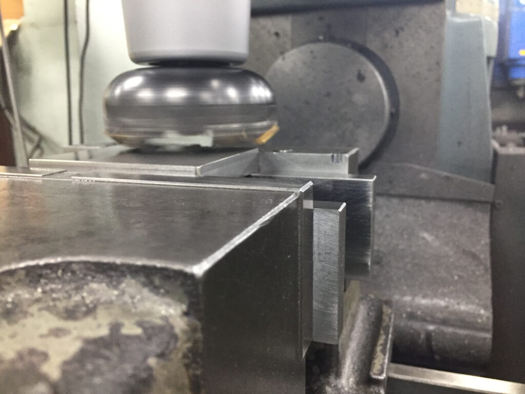 汎用フライス盤でフェイスミルを使ってSUSの仕上げ加工03
