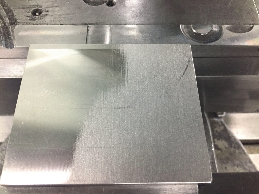 汎用フライス盤で平面加工02