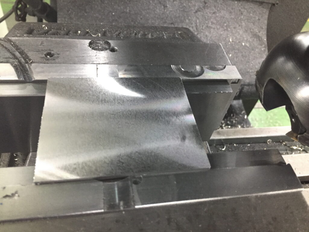 汎用フライス盤で平面加工04