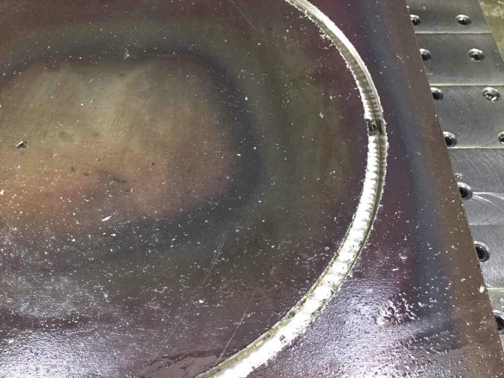 立形マシニングセンタで切り抜き加工07