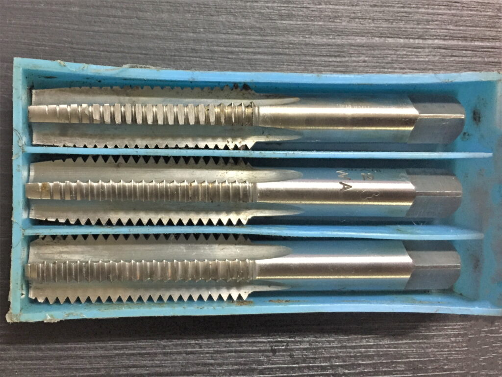 M16×ピッチ2のハンドタップ3本セット