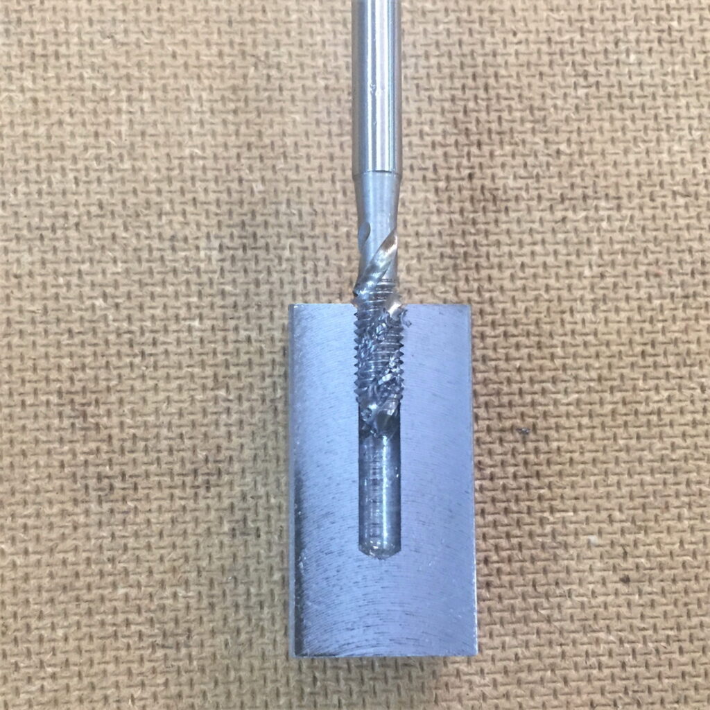 M6のスパイラルタップの加工断面