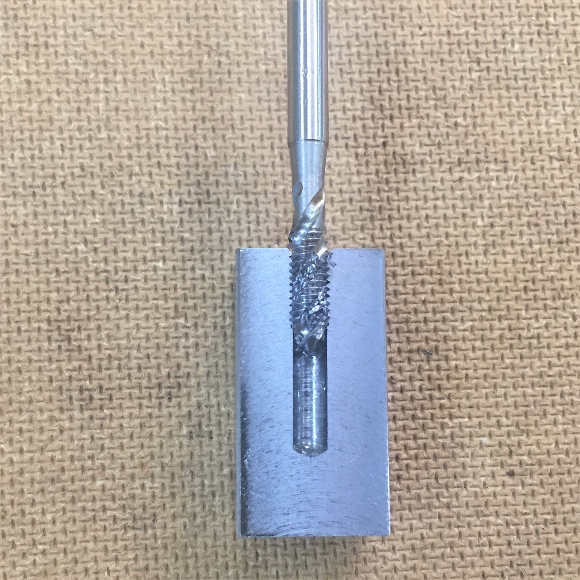 M6のスパイラルタップの加工断面