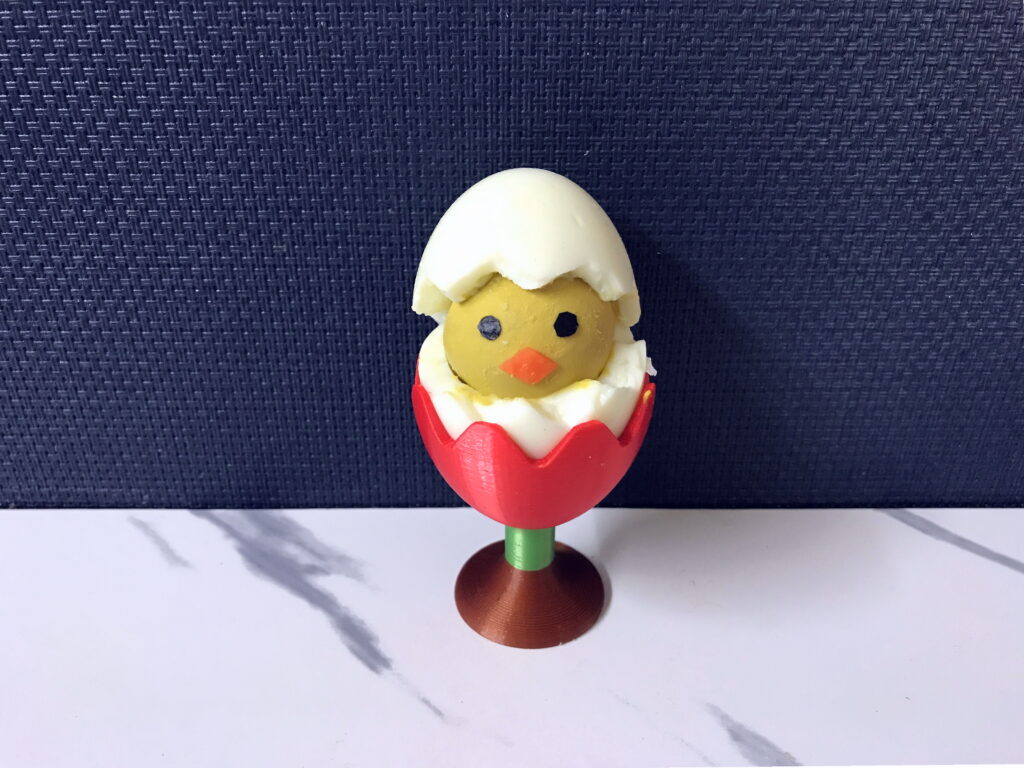 ひよこの飾り切りをしたカワイイゆで卵