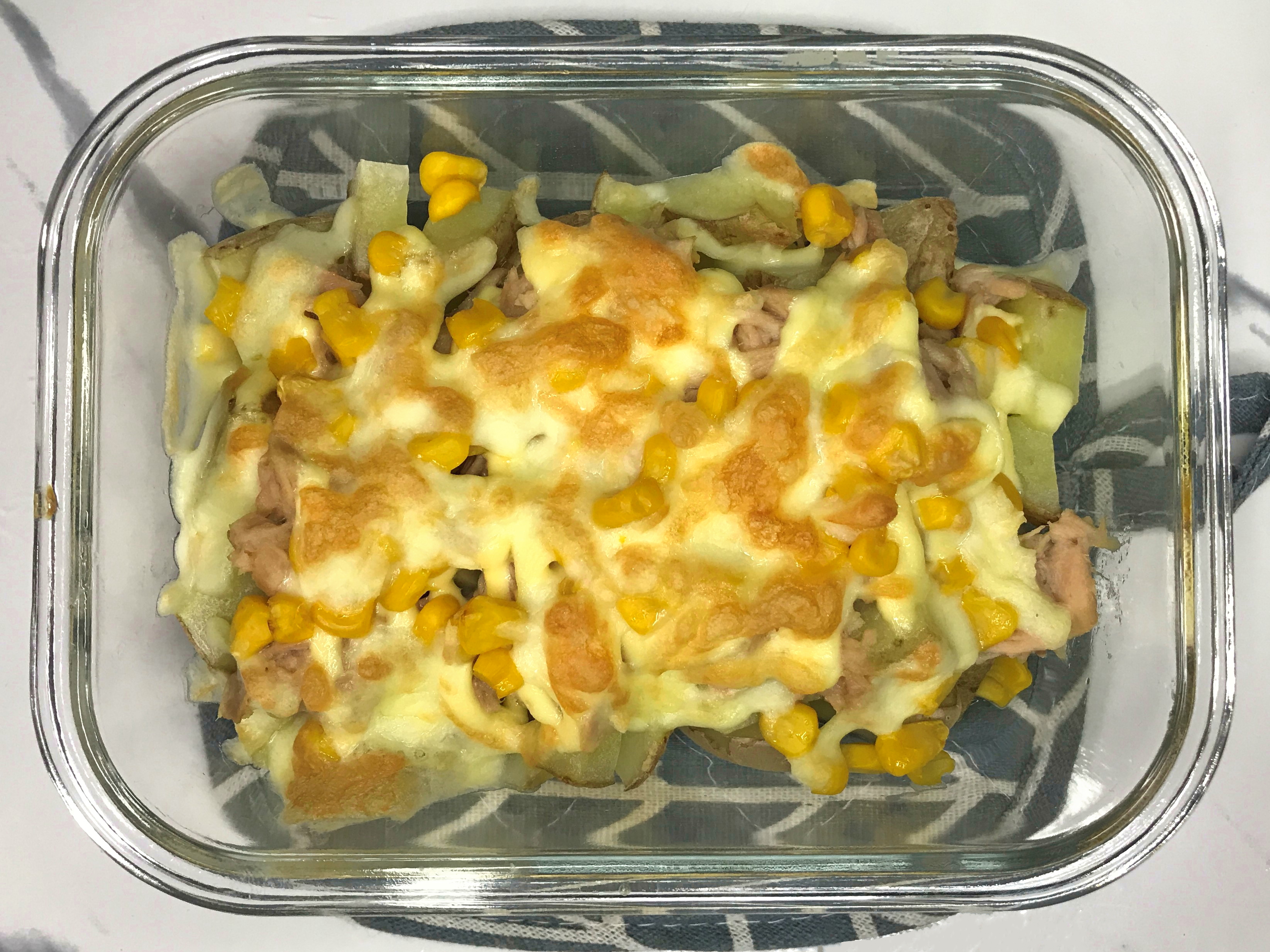 オーブンで焼いたポテトとツナとコーンのチーズ焼き04