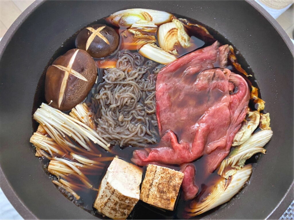 カセットコンロと深型フライパンで作ったすき焼き