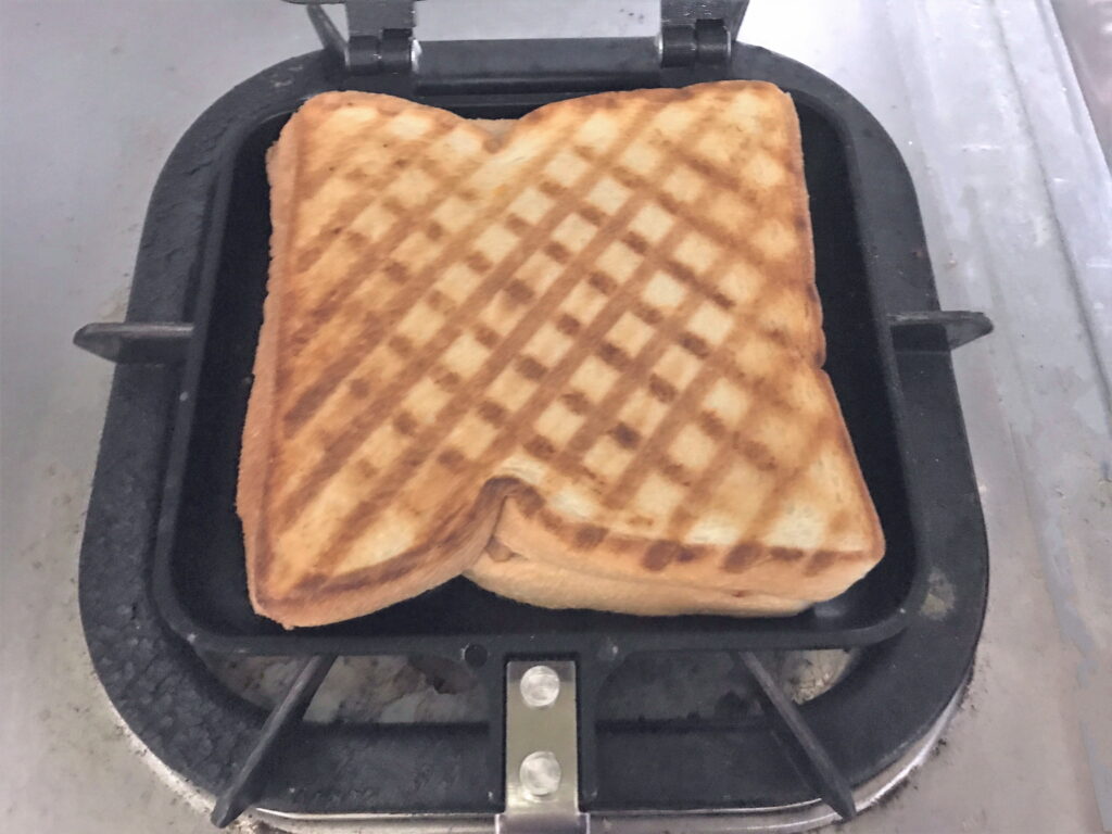 ガスコンロで作った手作りホットサンド