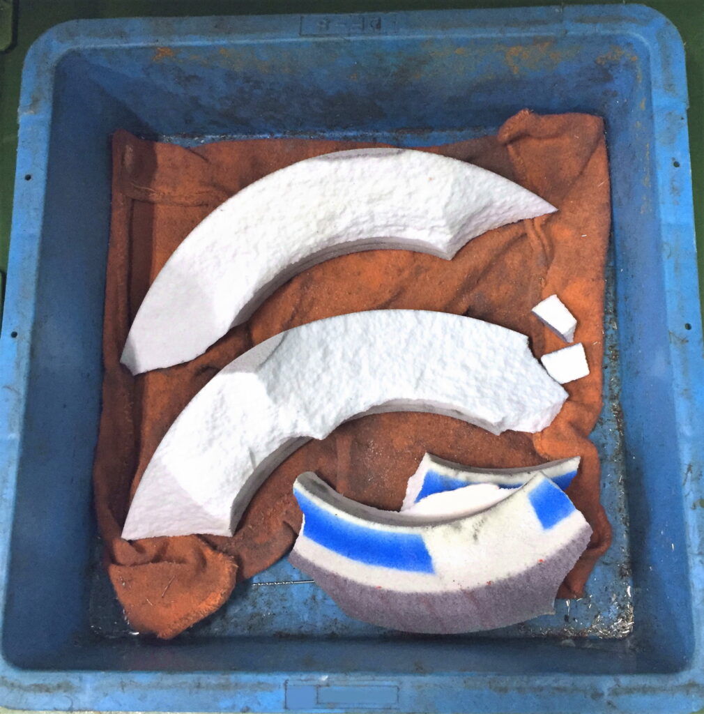 クラッシュして破損をした研削用砥石