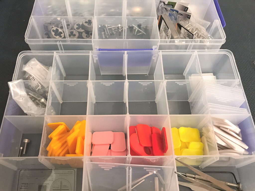 ネジとネジ系工具の入った工具箱02