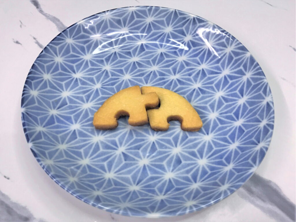 パズルの形をした手作りクッキー