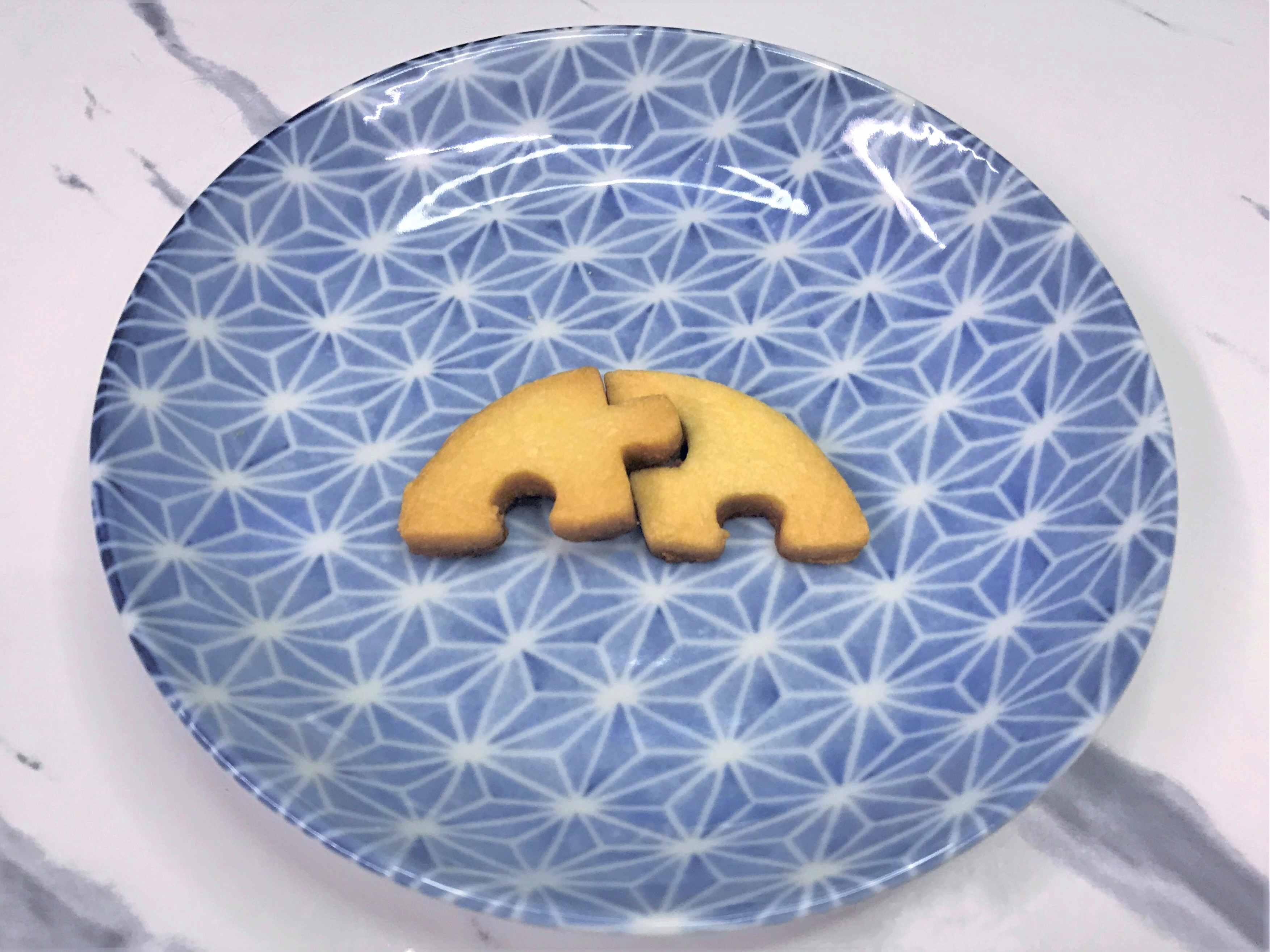 パズルの形をした手作りクッキー