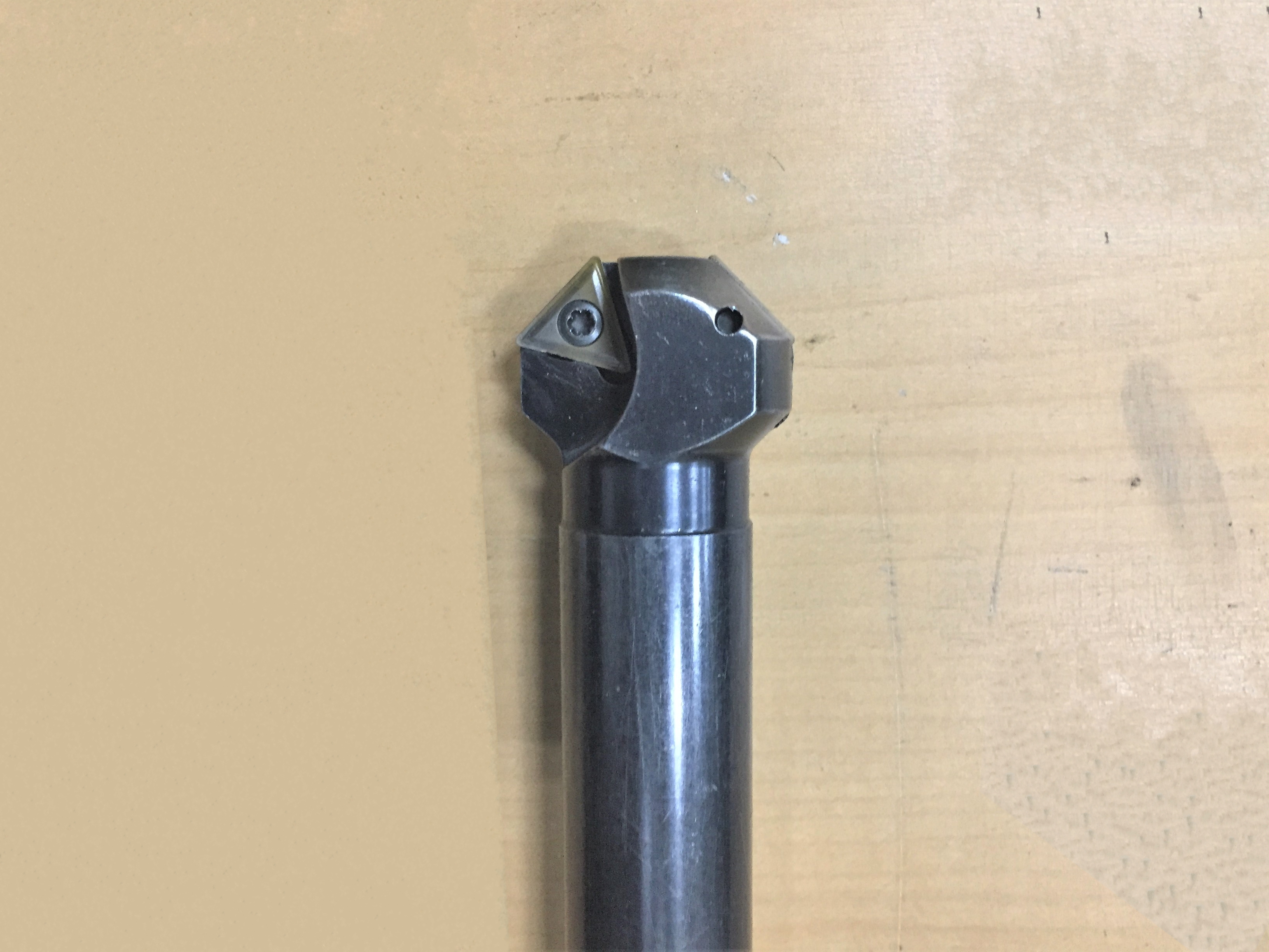 ミーリング加工用のC面取りカッター