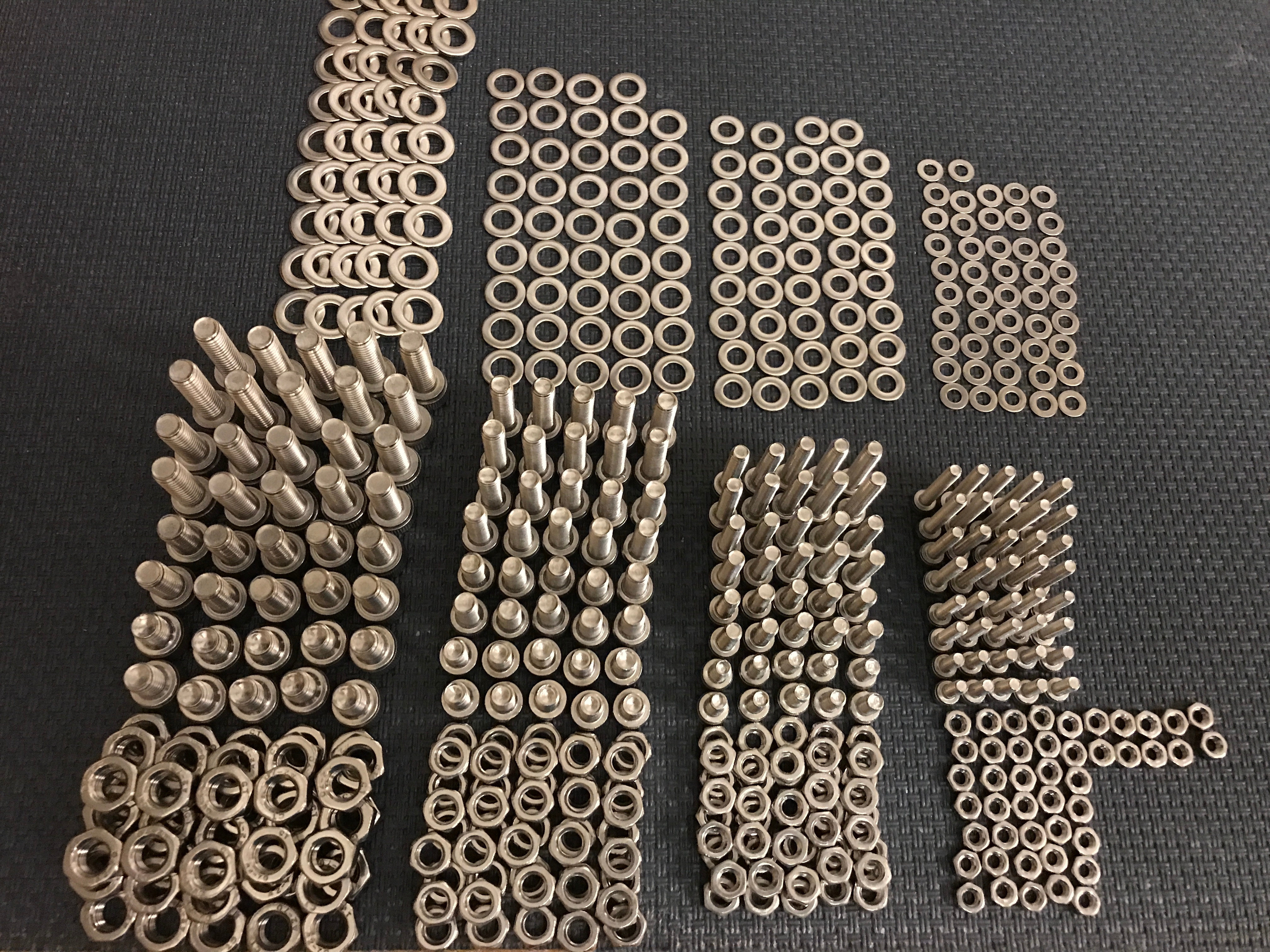 ワッシャー、ネジ、ボルトの検品作業03