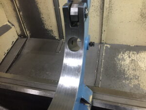 横中ぐり盤で改造をした旋盤の振れ止め