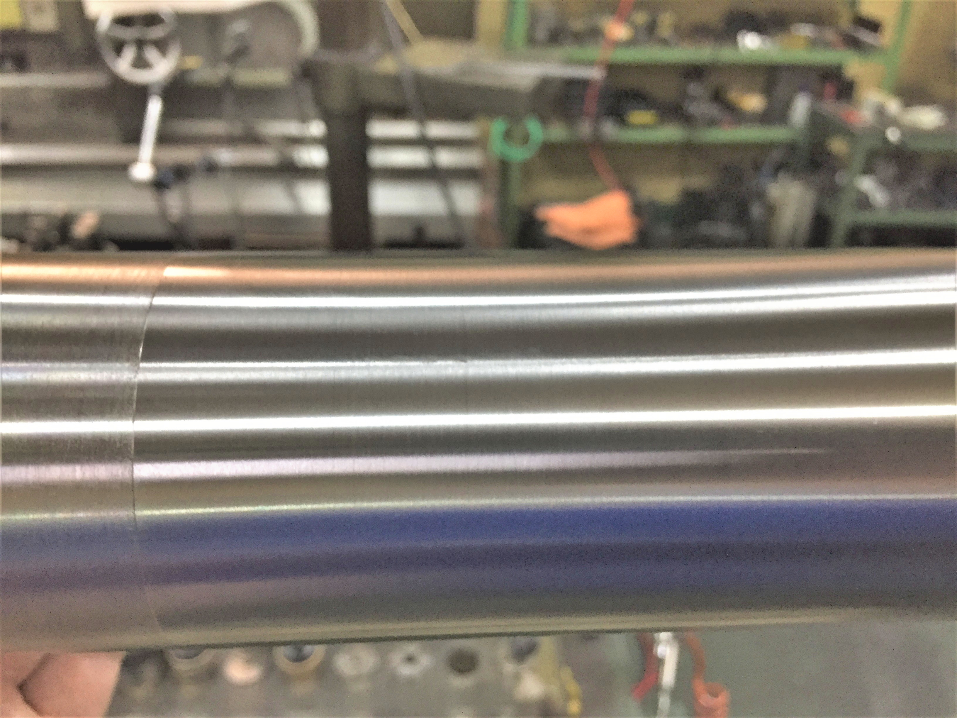 研磨加工面についている錆の確認作業02