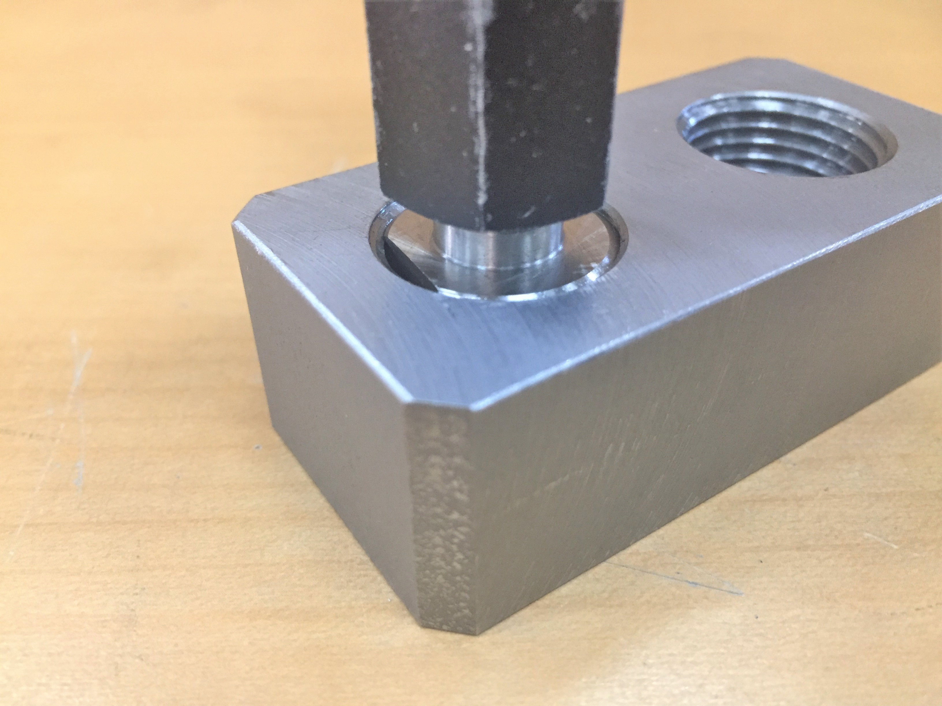 管用ねじR1/2のゲージの測定作業02
