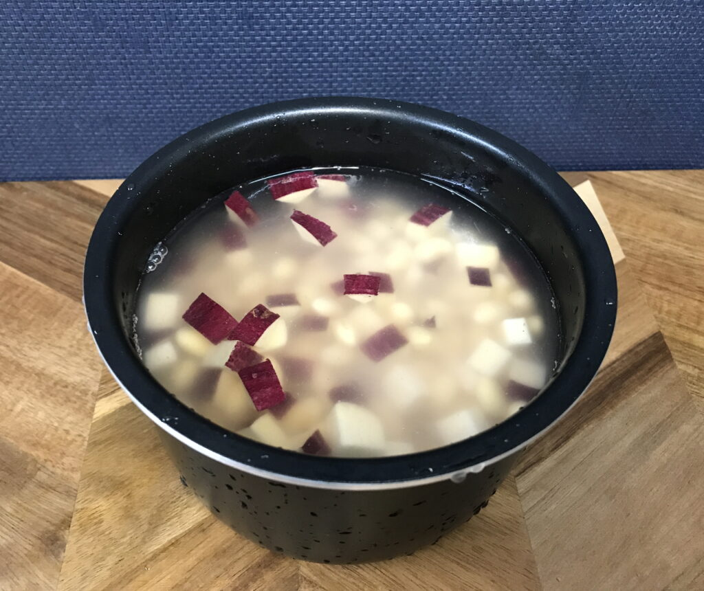 2合炊き用の炊飯器で作る大豆とサツマイモの炊き込みご飯02
