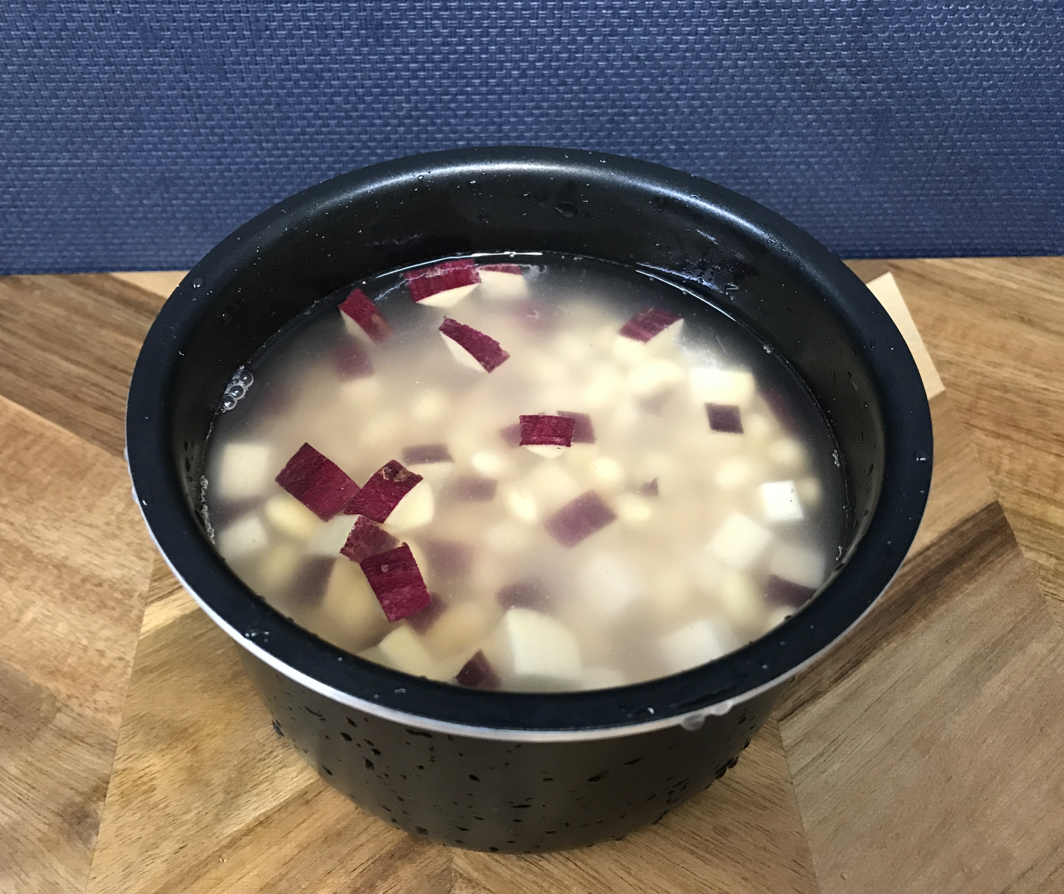 2合炊き用の炊飯器で大豆とサツマイモの炊き込みご飯02